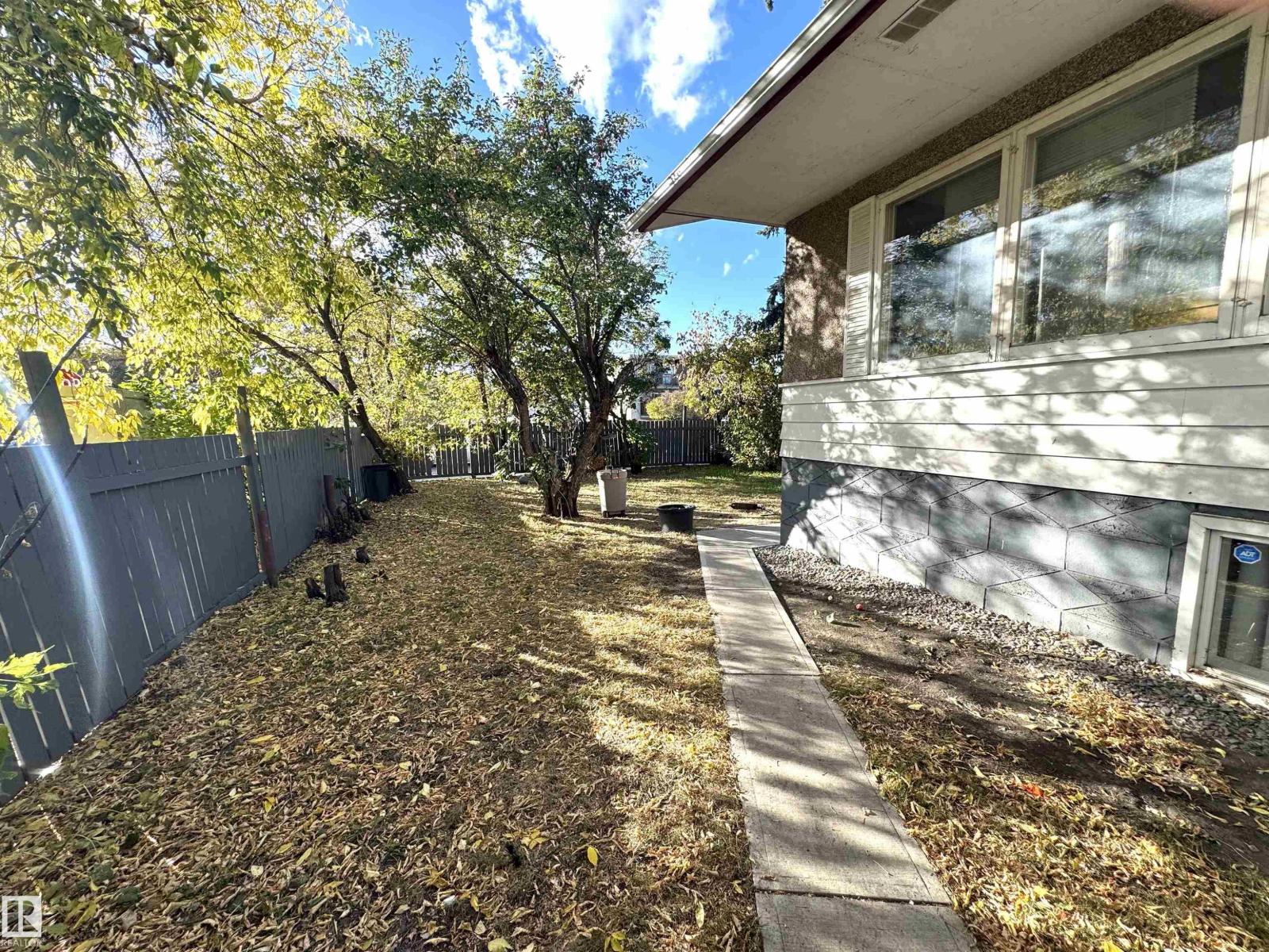 8108 124 AV NW