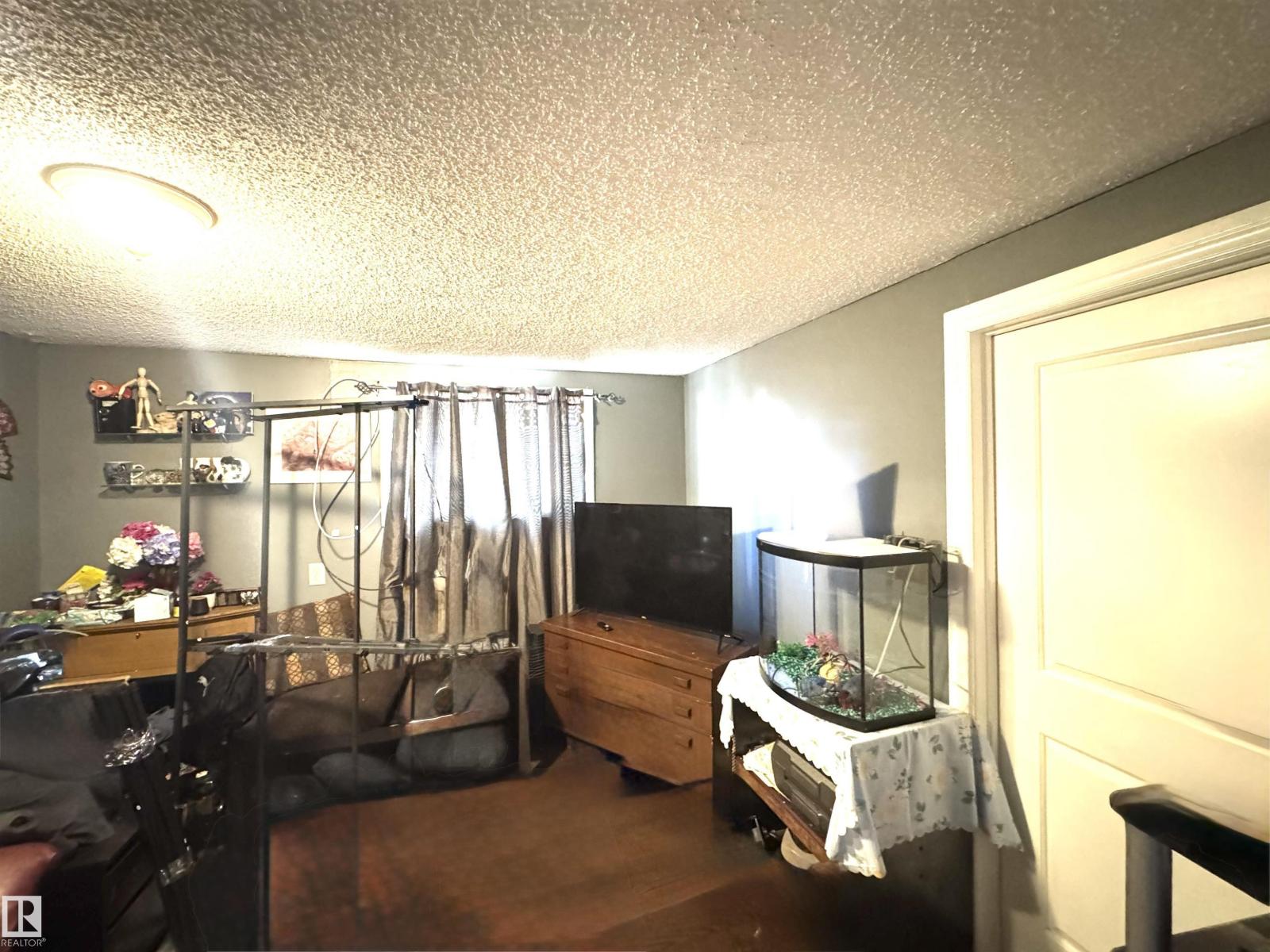 8108 124 AV NW