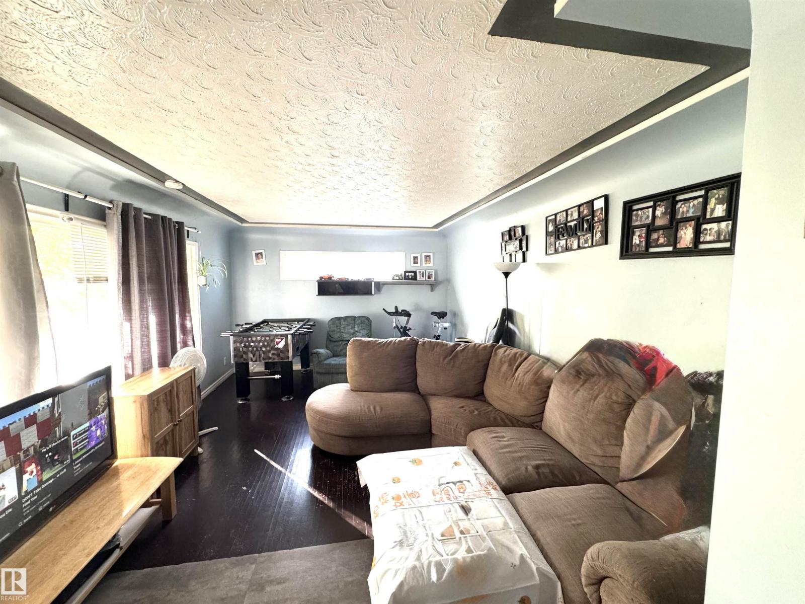 8108 124 AV NW