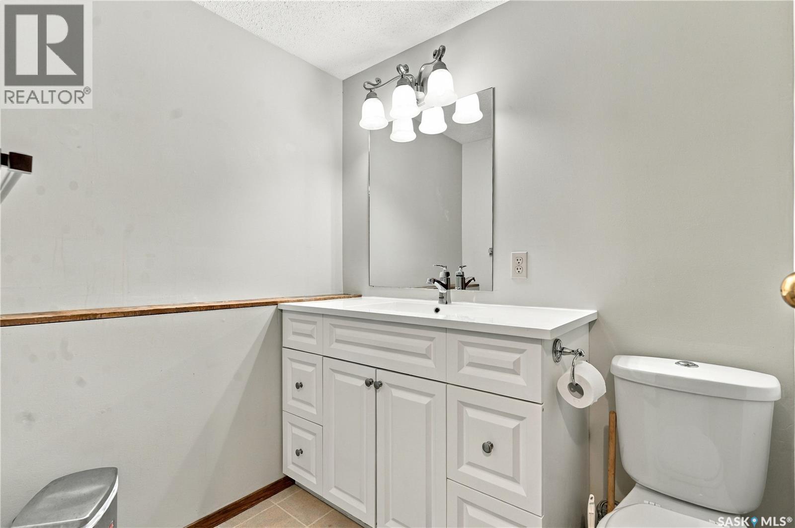 518 Bronson Crescent, Saskatoon, Saskatchewan  S7J 5E3 - Photo 24 - SK050415