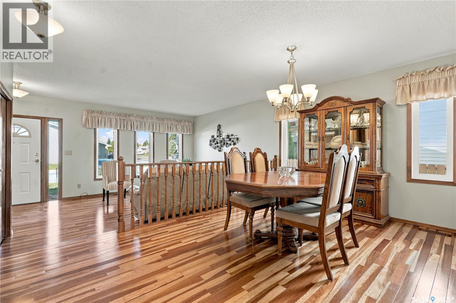 518 Bronson Crescent, Saskatoon, Saskatchewan  S7J 5E3 - Photo 8 - SK050415