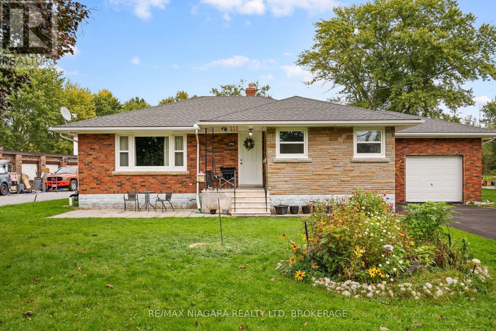256 Kingsway Street, Welland, Ontario  L3B 3N9 - Photo 3 - X13873572