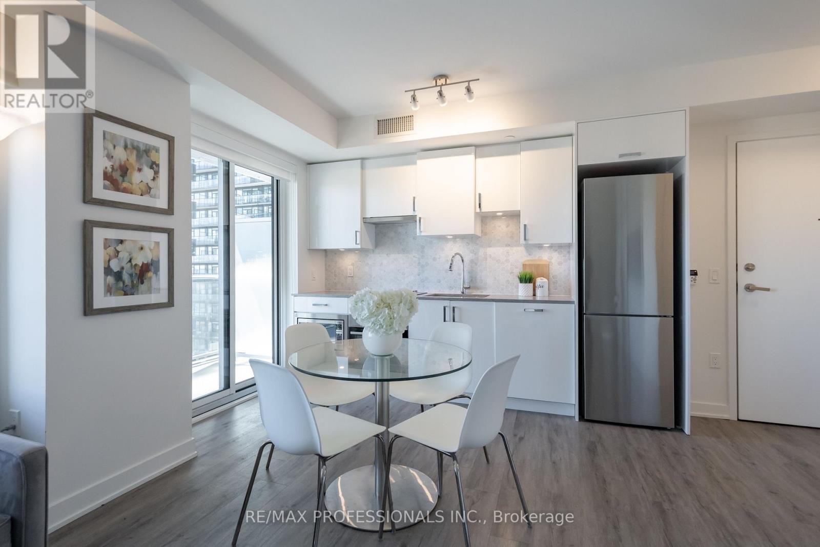 2103 - 99 Broadway Avenue, Toronto, Ontario  M4P 0E3 - Photo 3 - C13873500