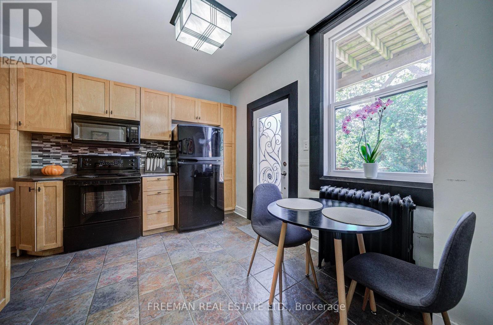 468 Markham Street, Toronto, Ontario  M6G 2L3 - Photo 14 - C13873598