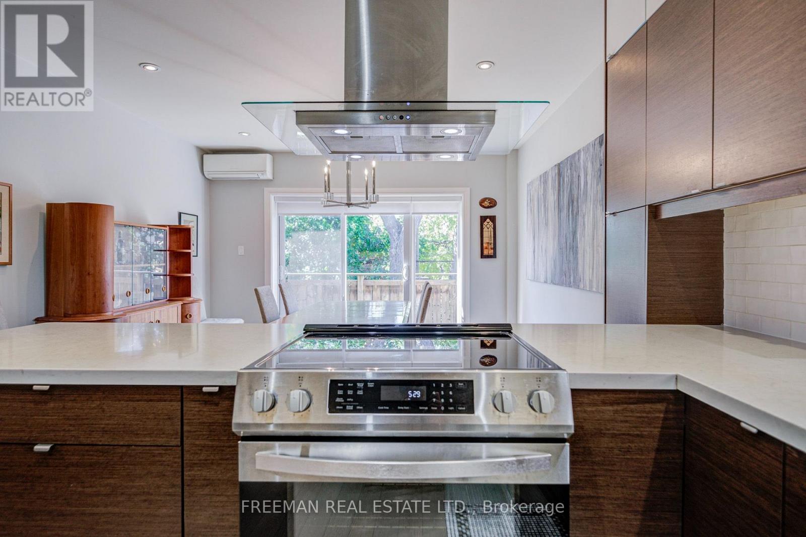 468 Markham Street, Toronto, Ontario  M6G 2L3 - Photo 26 - C13873598