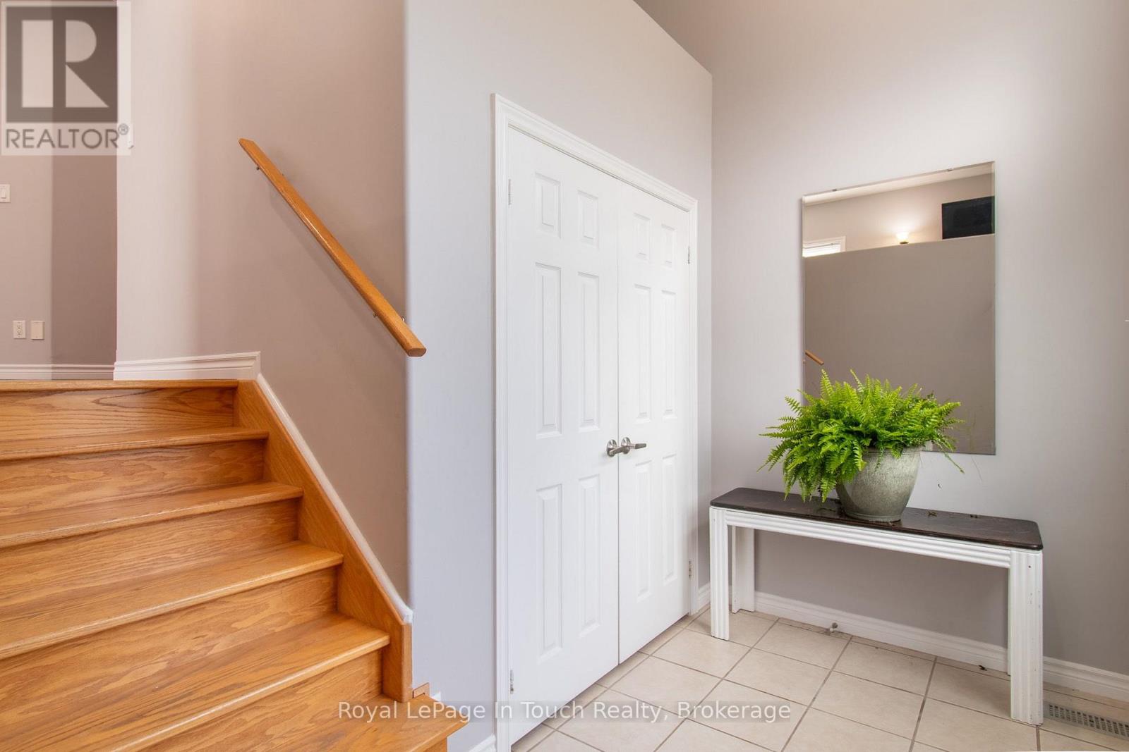 58 Oliver Drive, Tiny, Ontario  L0L 2J0 - Photo 12 - S13873588