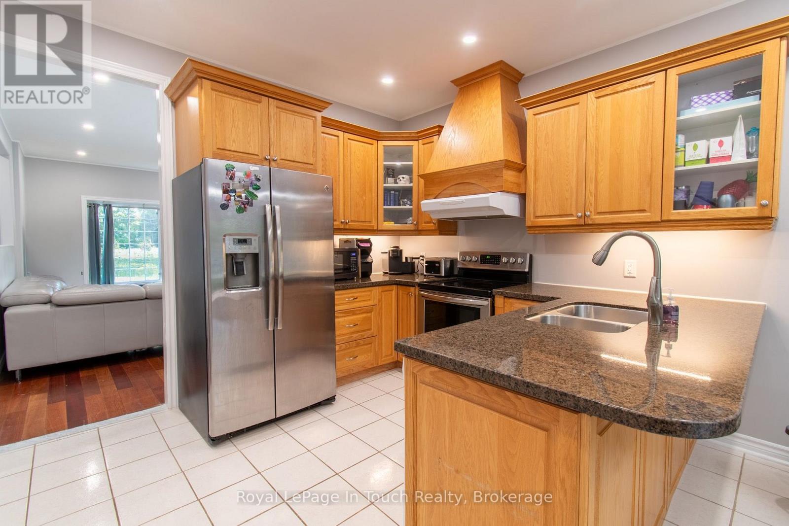 58 Oliver Drive, Tiny, Ontario  L0L 2J0 - Photo 17 - S13873588