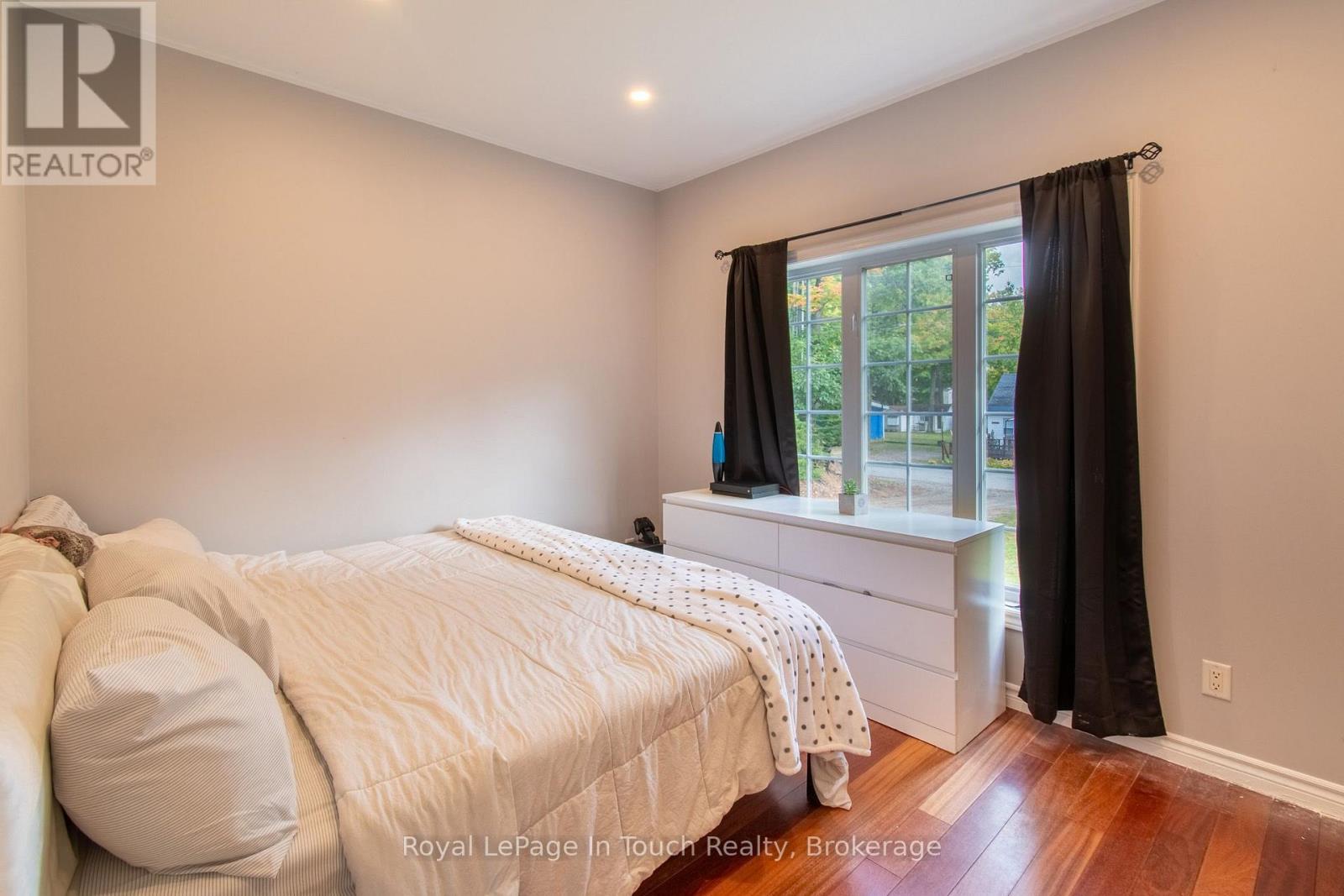 58 Oliver Drive, Tiny, Ontario  L0L 2J0 - Photo 24 - S13873588