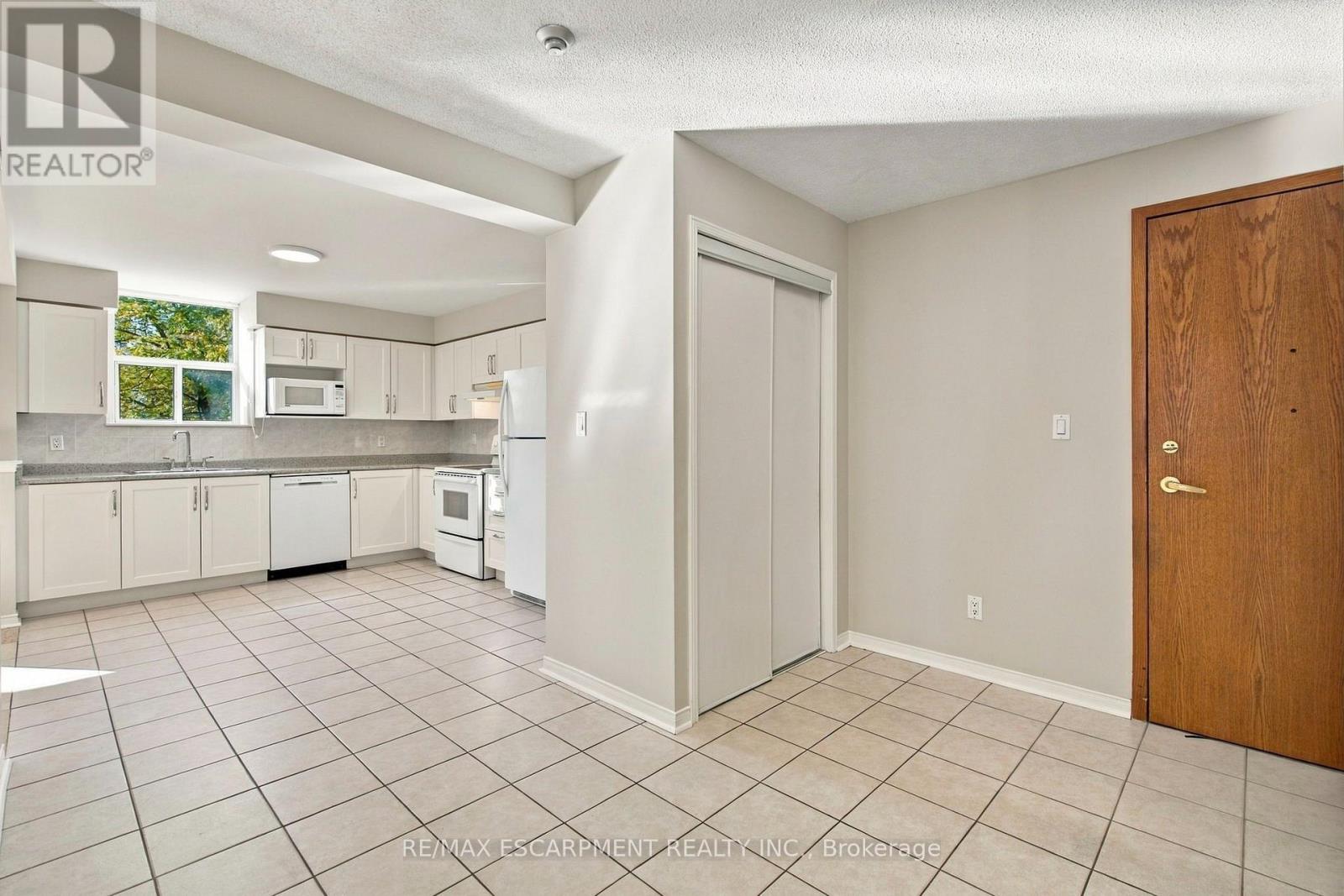223 - 7373 Martingrove Road, Vaughan (Vaughan Grove), Ontario  L4L 9K1 - Photo 3 - N13873520