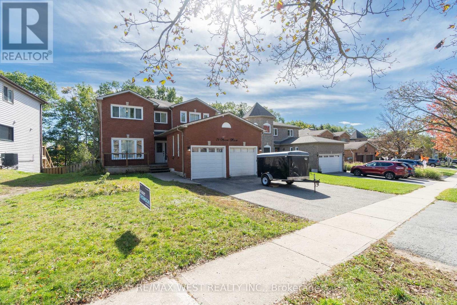 19 Moore Place, Barrie (Letitia Heights), Ontario  L4N 6N6 - Photo 2 - S13873532