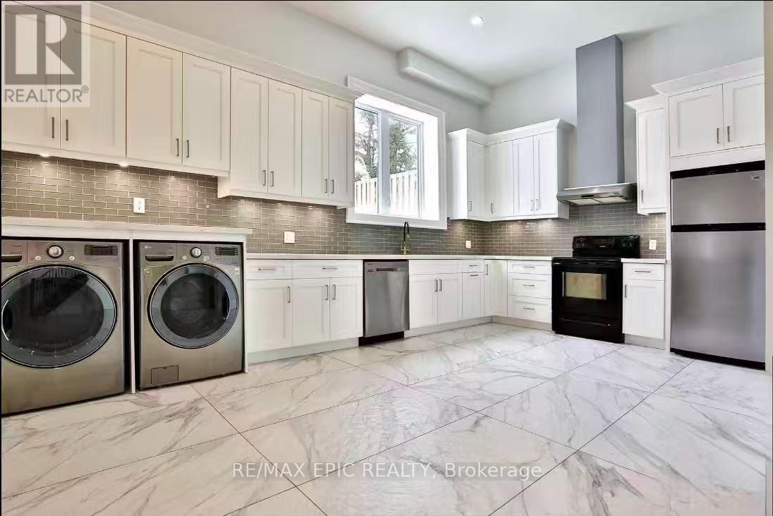 36 SUSSEX AVENUE, Richmond Hill, Ontario