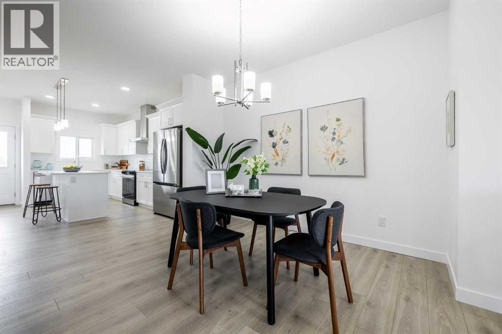 713 Clearview Green, Chestermere, Alberta  T2P 2G7 - Photo 4 - A2349554