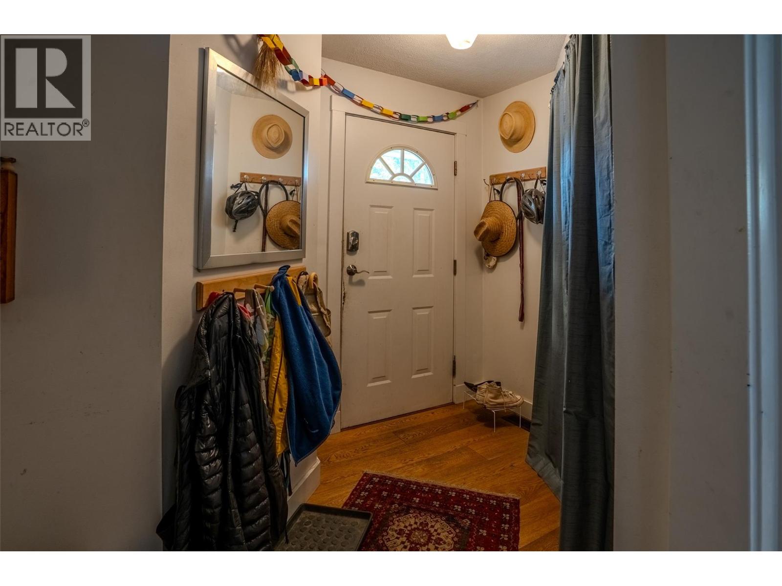 1424 Falls Street, Nelson, British Columbia  V1L 1J4 - Photo 23 - 10402900