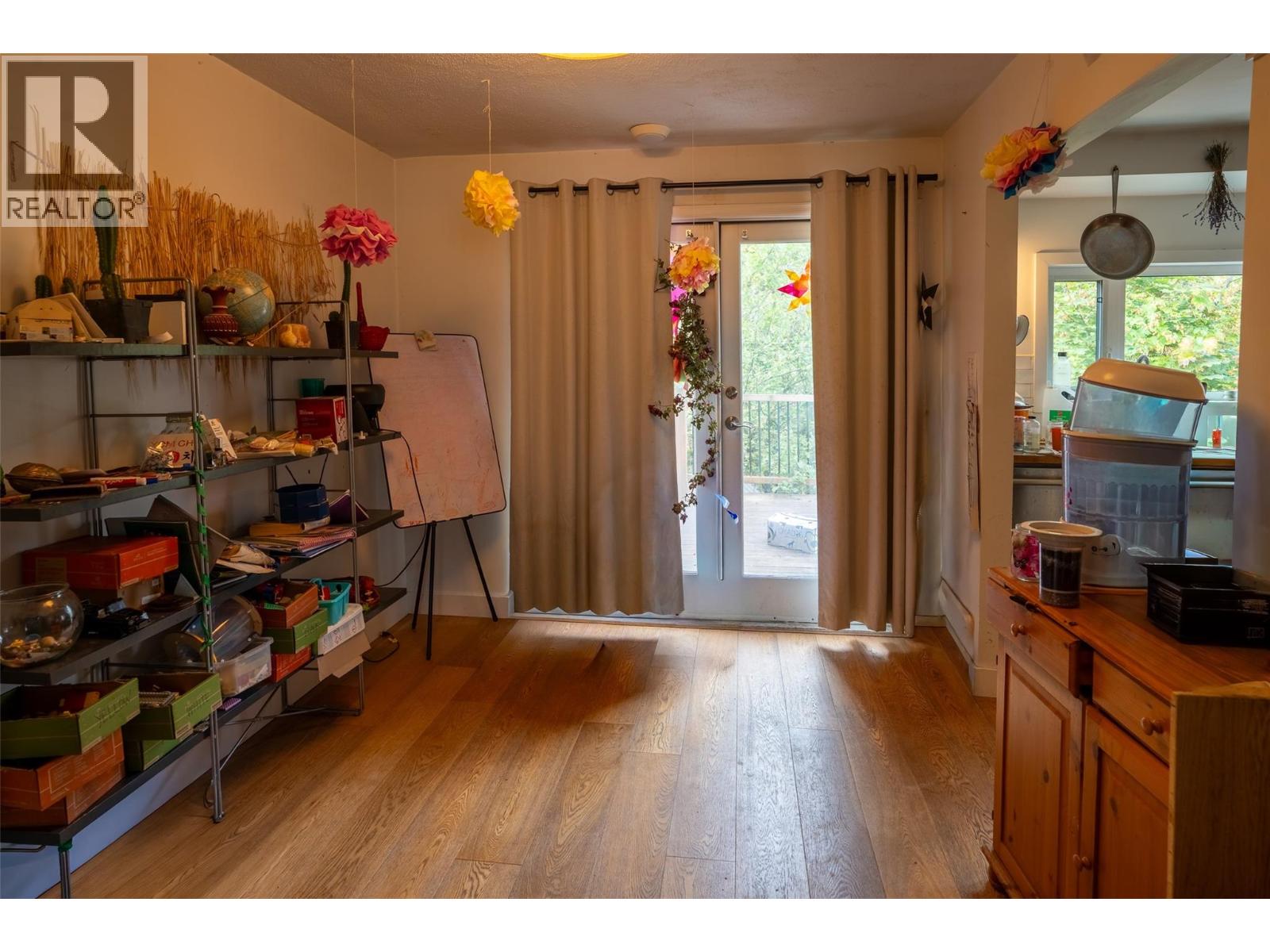 1424 Falls Street, Nelson, British Columbia  V1L 1J4 - Photo 29 - 10402900
