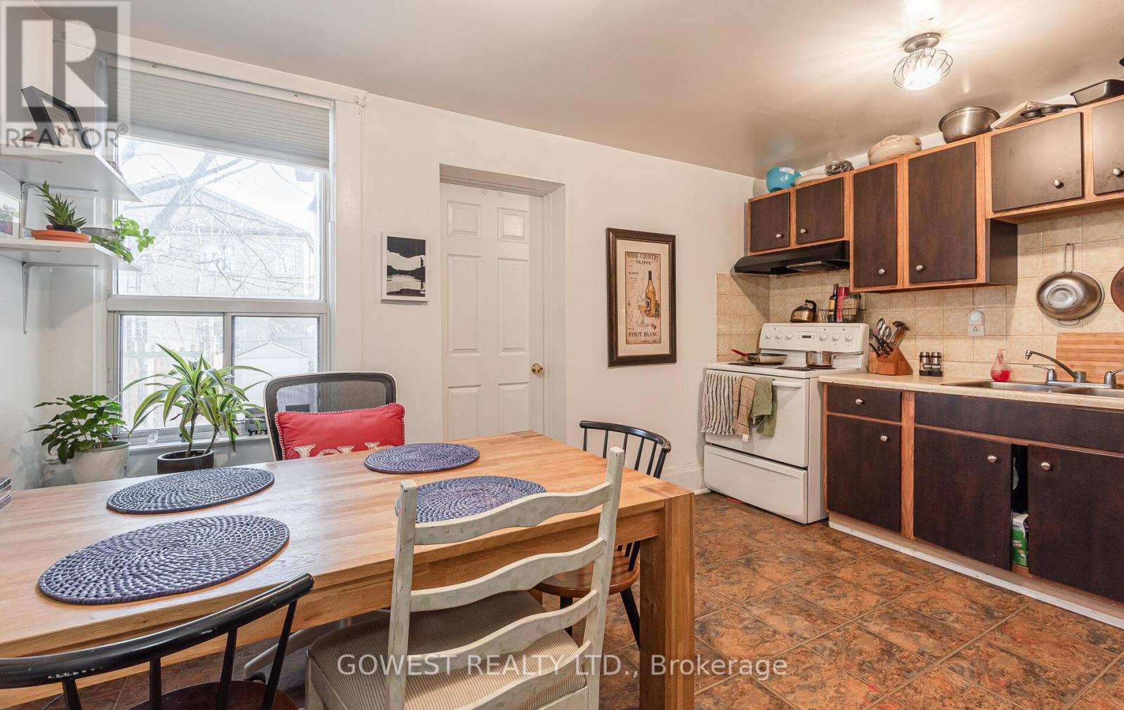 11 KENNETH AVENUE