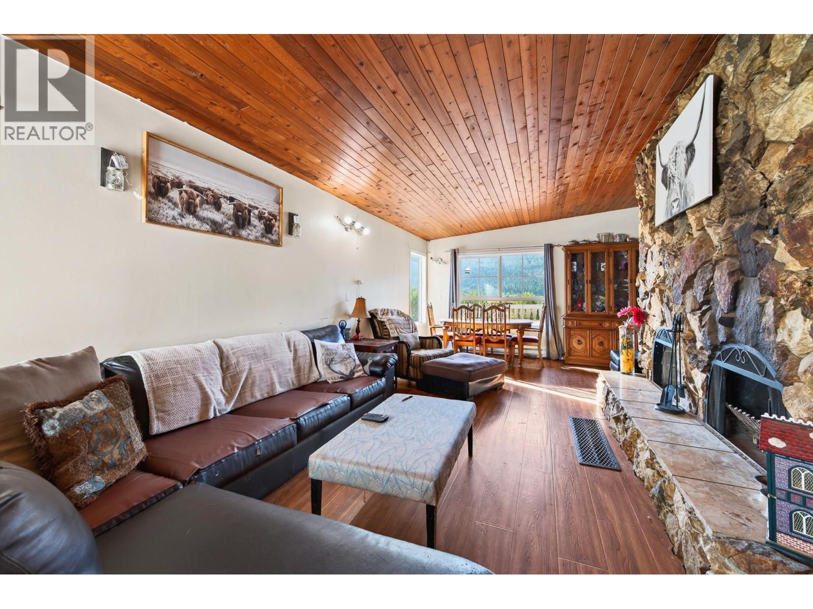 7941 Yellowhead Highway