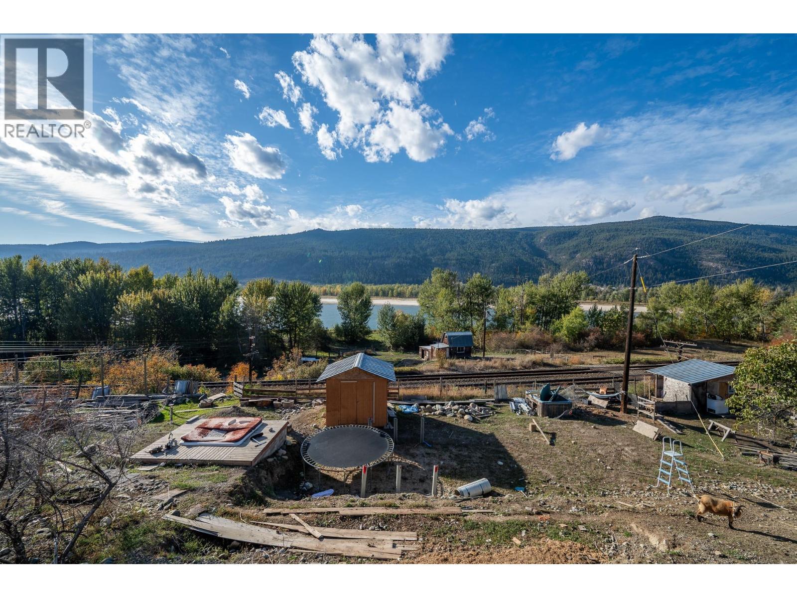 7941 Yellowhead Highway