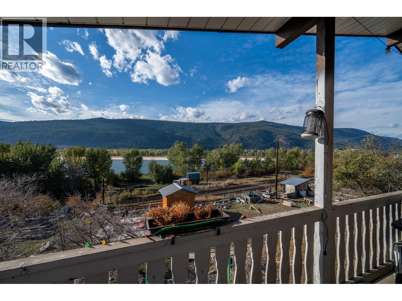 7941 Yellowhead Highway