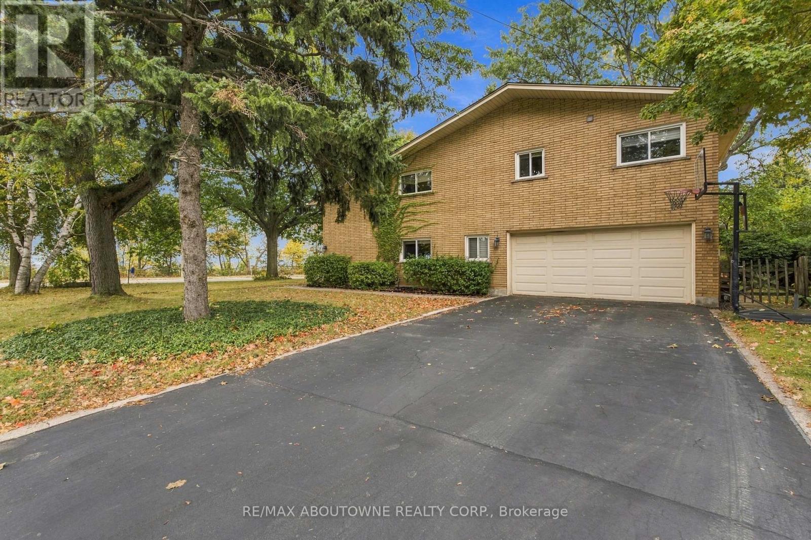617 Scenic Drive, Hamilton, Ontario  L9C 1H2 - Photo 3 - X13873546