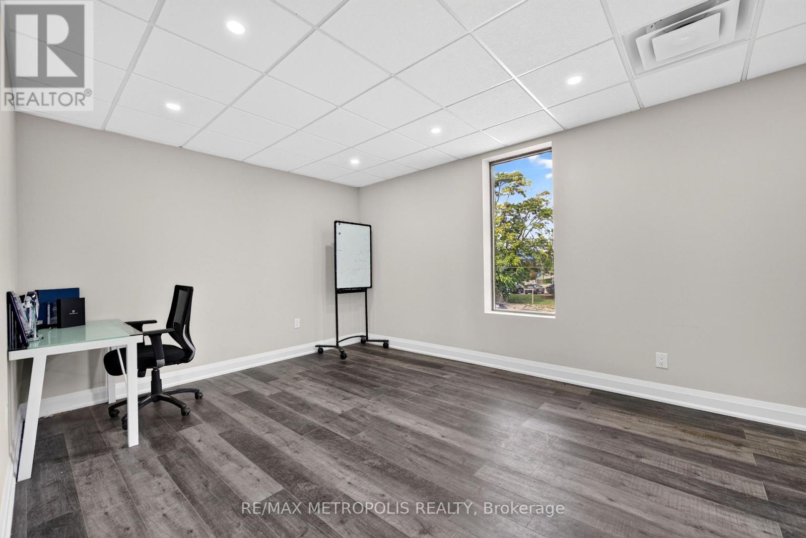 551 York Street, London East, Ontario  N6B 1R6 - Photo 11 - X13873658