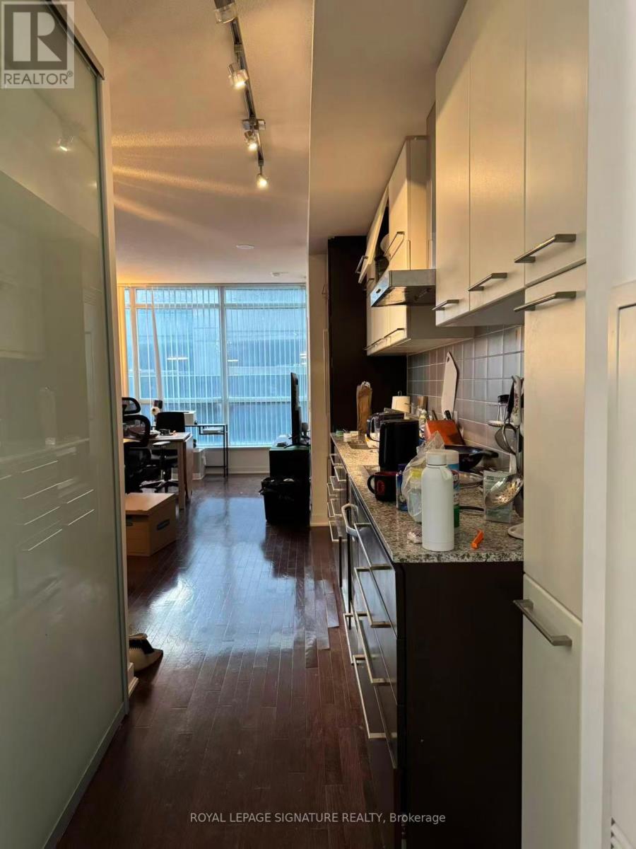 410 - 770 Bay Street, Toronto, Ontario M5G 1N6 - Photo 3 - C13873466