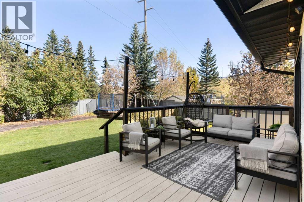 127 Edgewood Drive NW, Calgary, Alberta  T3A 2T3 - Photo 38 - A2350763