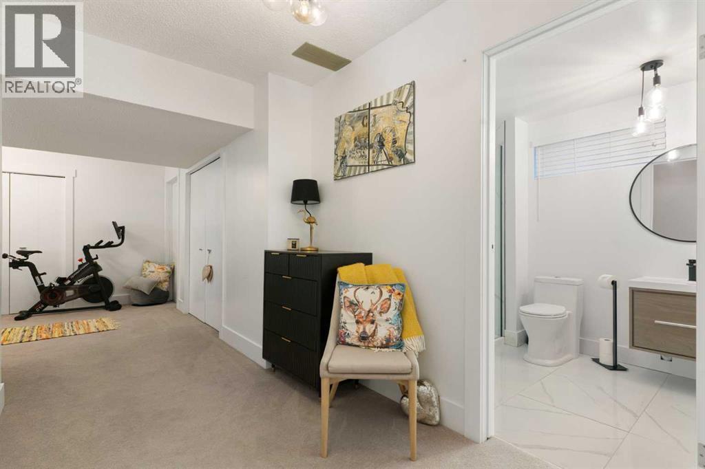 127 Edgewood Drive NW, Calgary, Alberta  T3A 2T3 - Photo 30 - A2350763