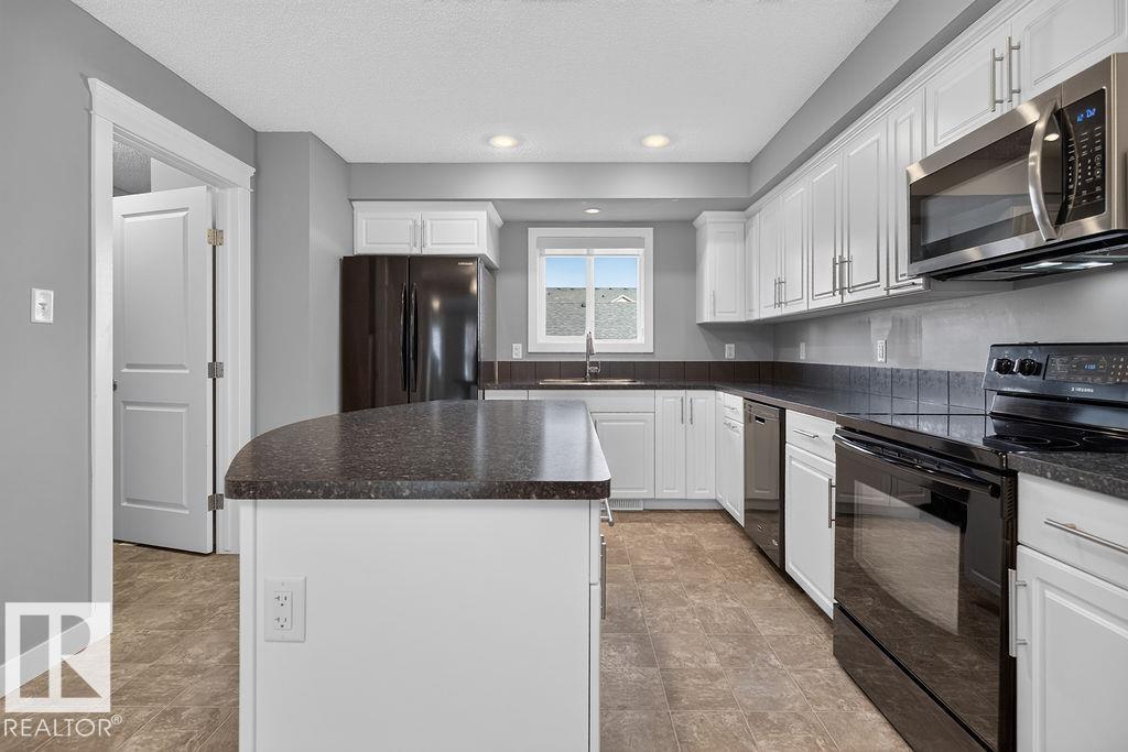12 MEADOWLAND CR