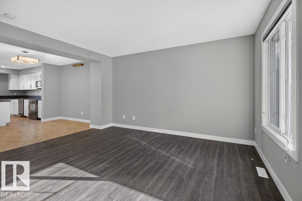 12 MEADOWLAND CR
