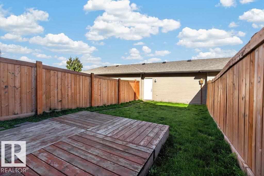 12 MEADOWLAND CR