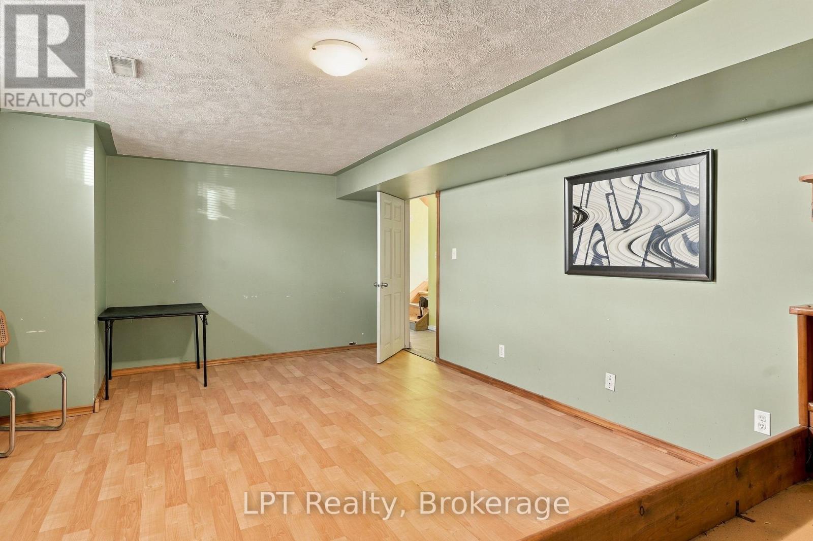 629 John Street, South Bruce Peninsula, Ontario  N0H 2T0 - Photo 38 - X13871002