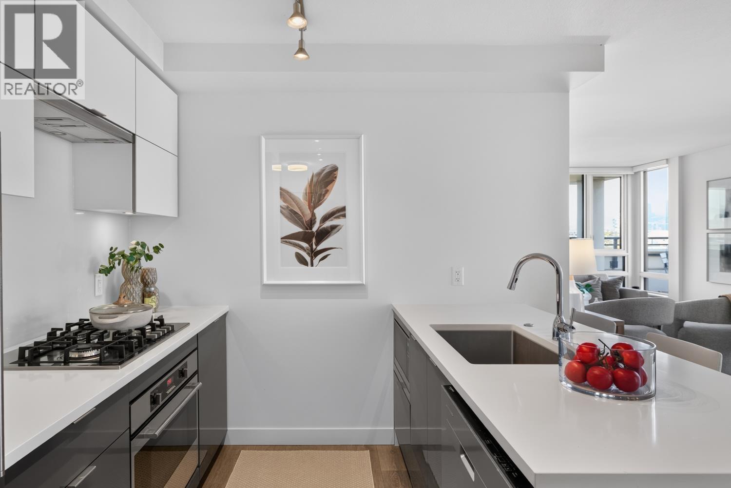 509 238 W BROADWAY