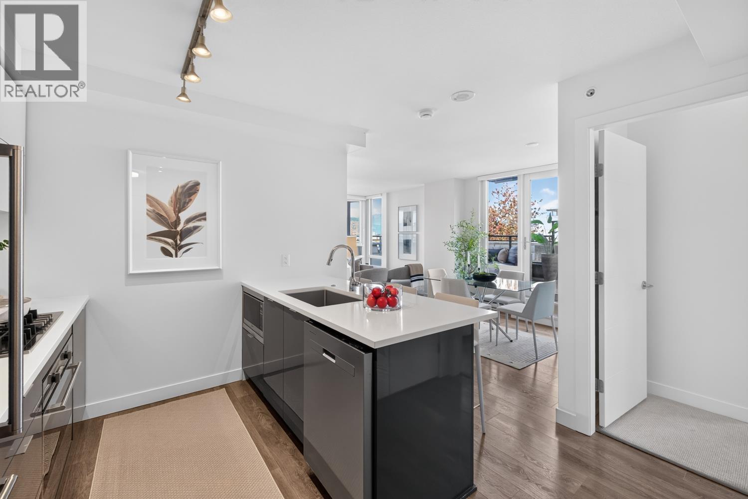 509 238 W BROADWAY