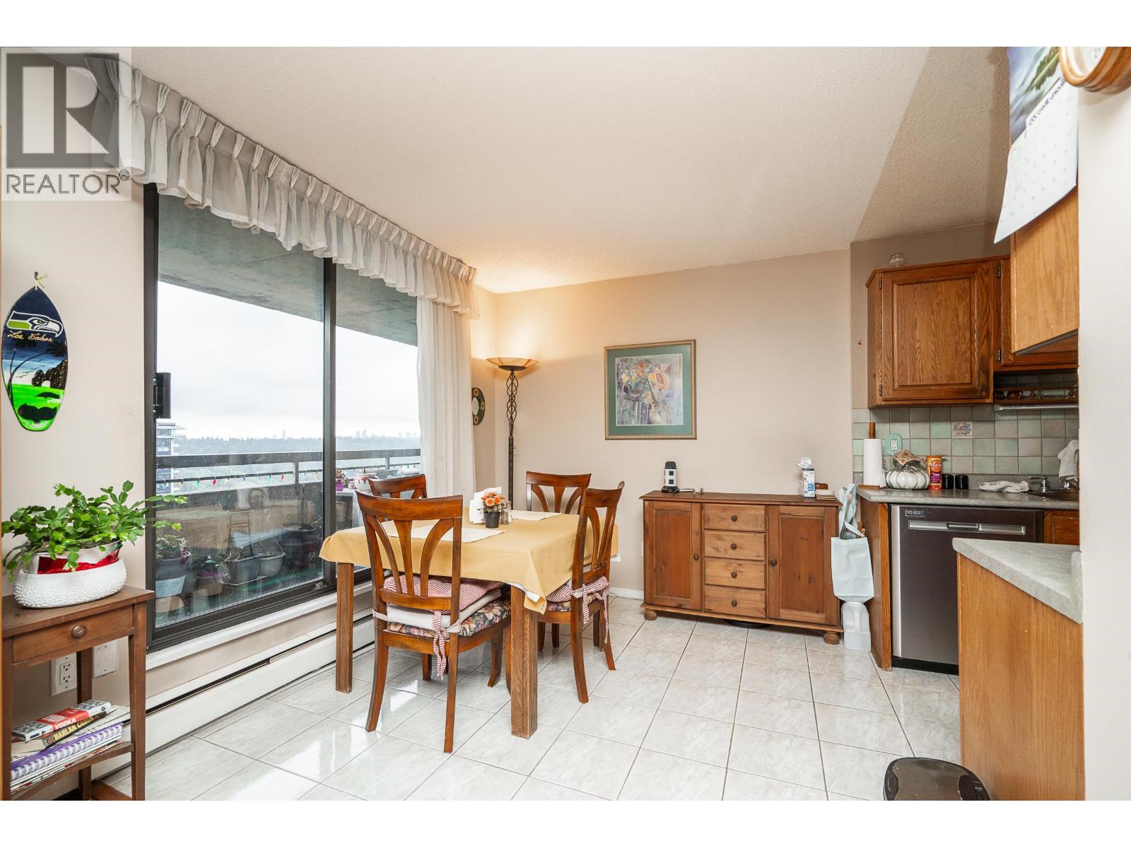 2503 3737 Bartlett Court, Burnaby, British Columbia  V3J 7E3 - Photo 10 - R3173491
