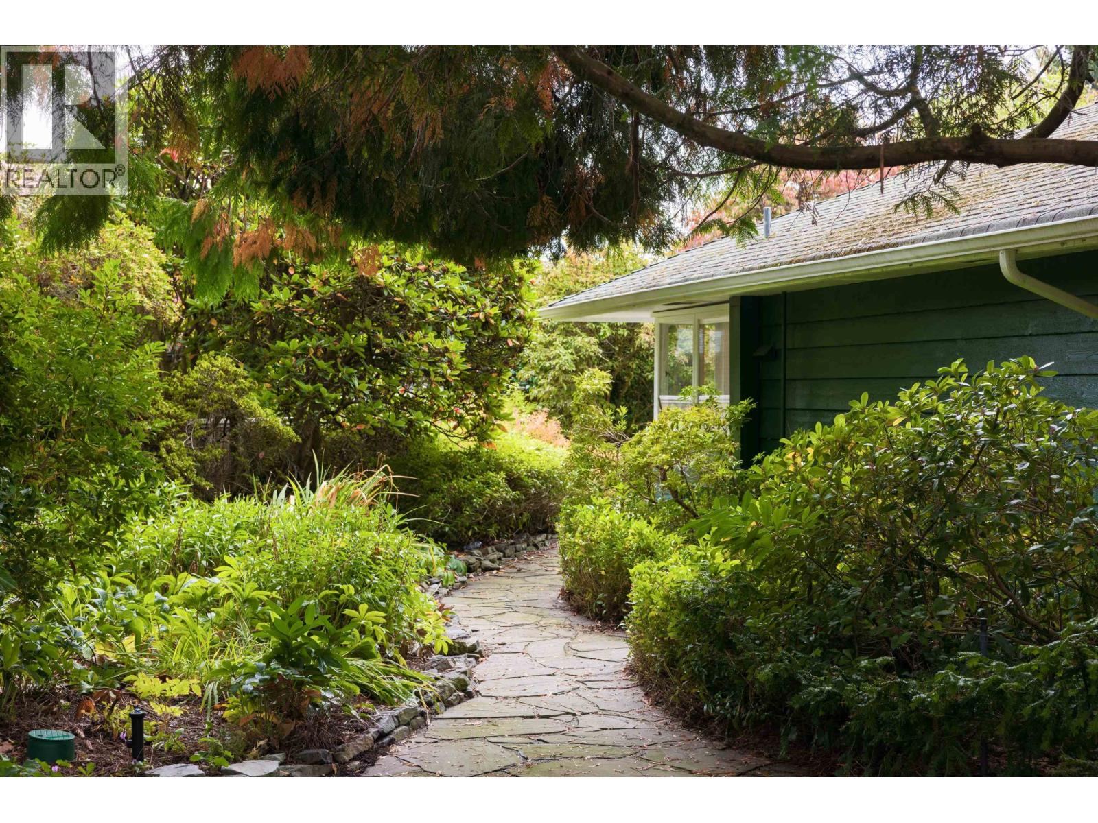 3692 Sunnycrest Drive, North Vancouver, British Columbia  V7R 3C6 - Photo 21 - R3173480