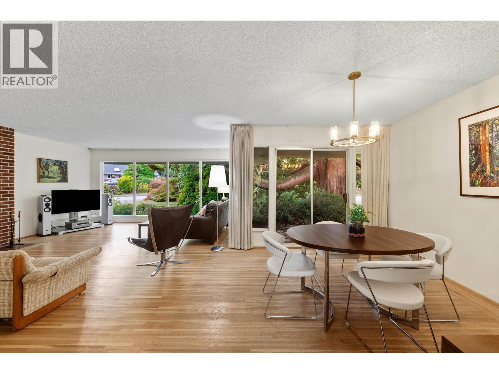 3692 Sunnycrest Drive, North Vancouver, British Columbia  V7R 3C6 - Photo 6 - R3173480