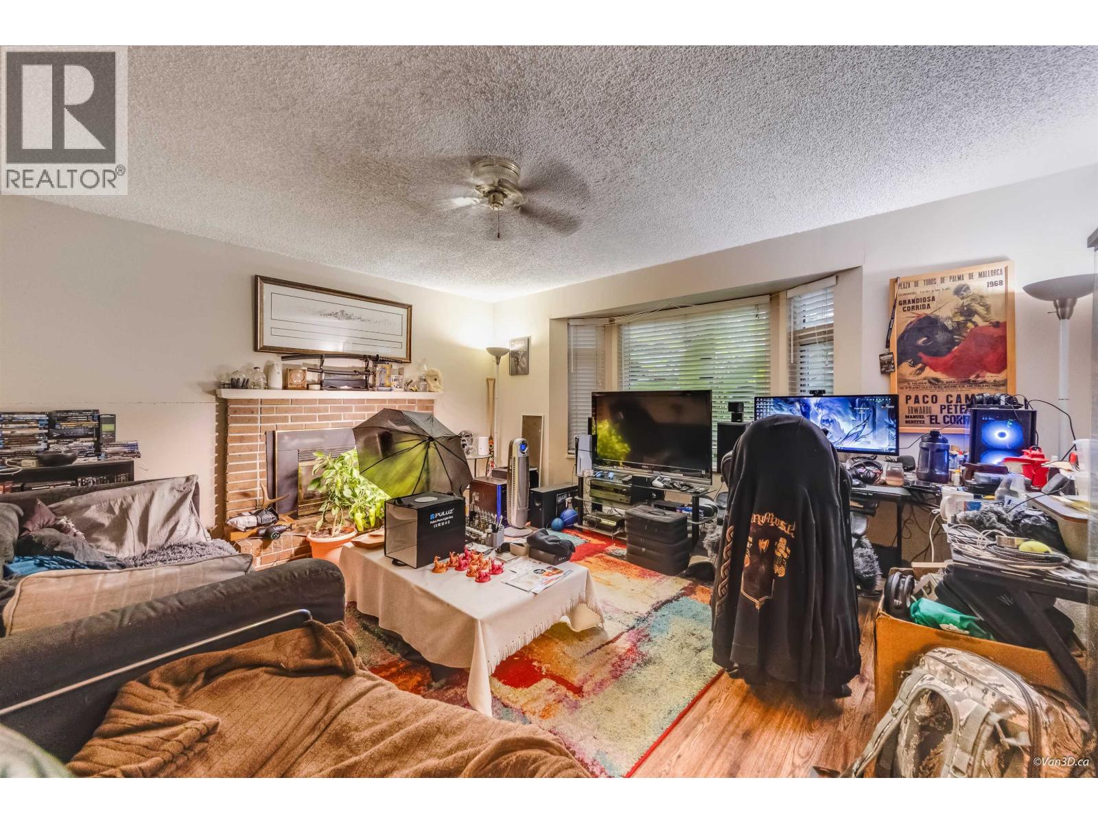 1542 Bond Street, North Vancouver, British Columbia  V7J 1E7 - Photo 11 - R3173494