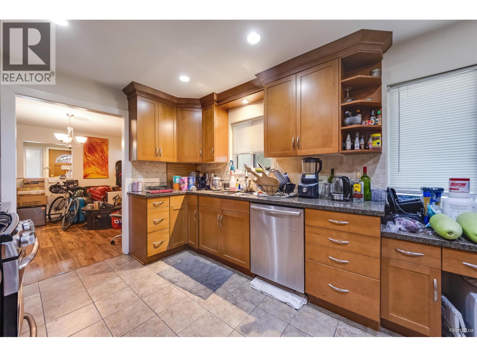 1542 Bond Street, North Vancouver, British Columbia  V7J 1E7 - Photo 6 - R3173494