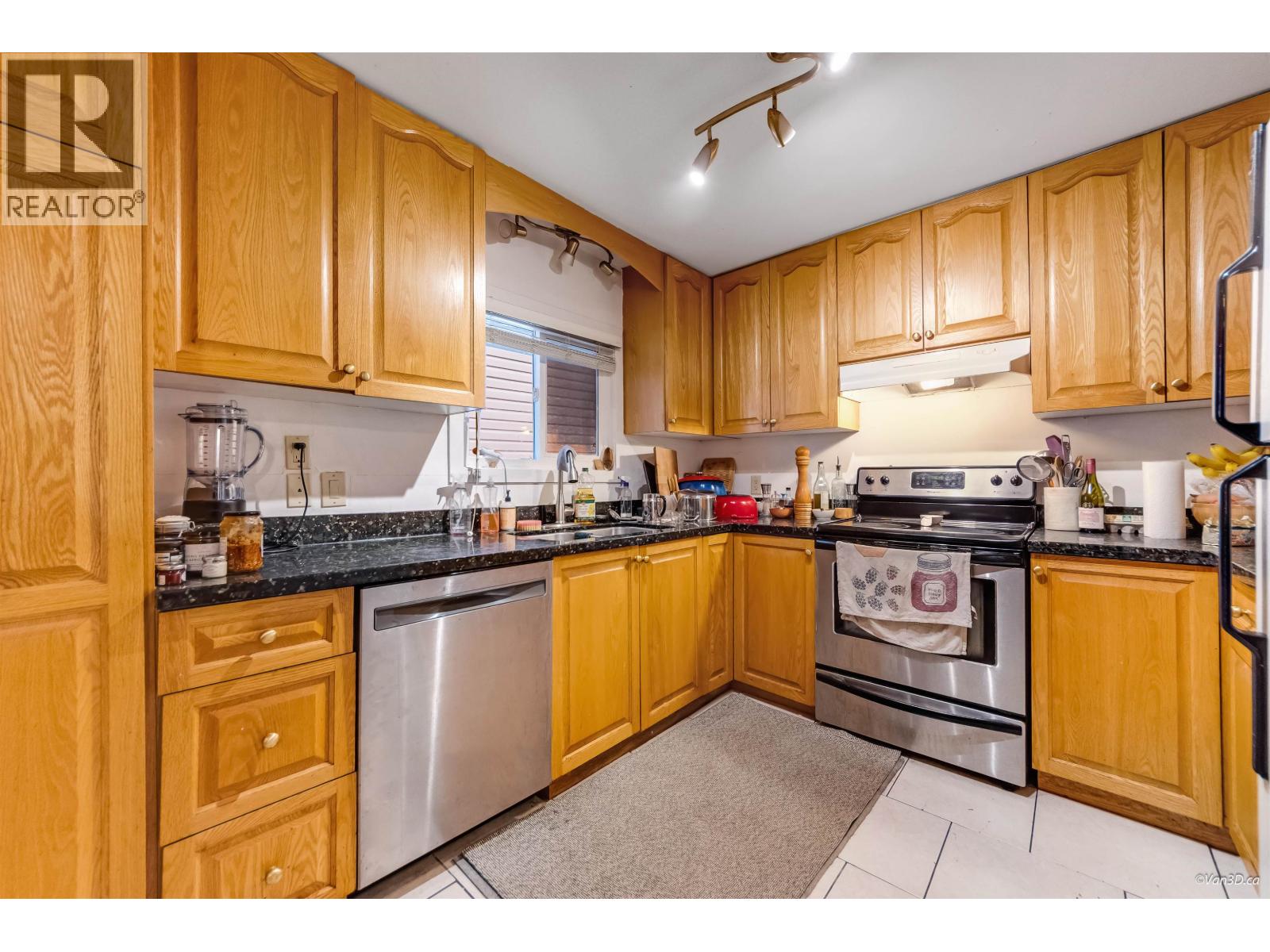 1536 Bond Street, North Vancouver, British Columbia  V7J 1E7 - Photo 10 - R3173497