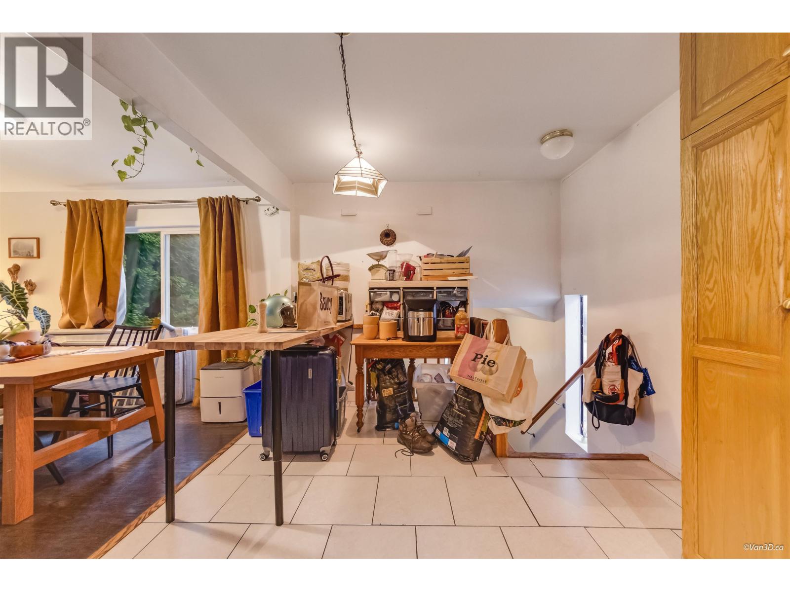 1536 Bond Street, North Vancouver, British Columbia  V7J 1E7 - Photo 11 - R3173497