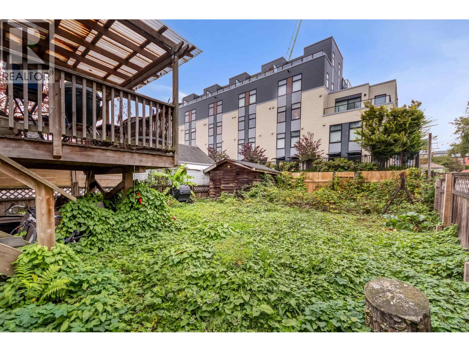 1536 Bond Street, North Vancouver, British Columbia  V7J 1E7 - Photo 3 - R3173497