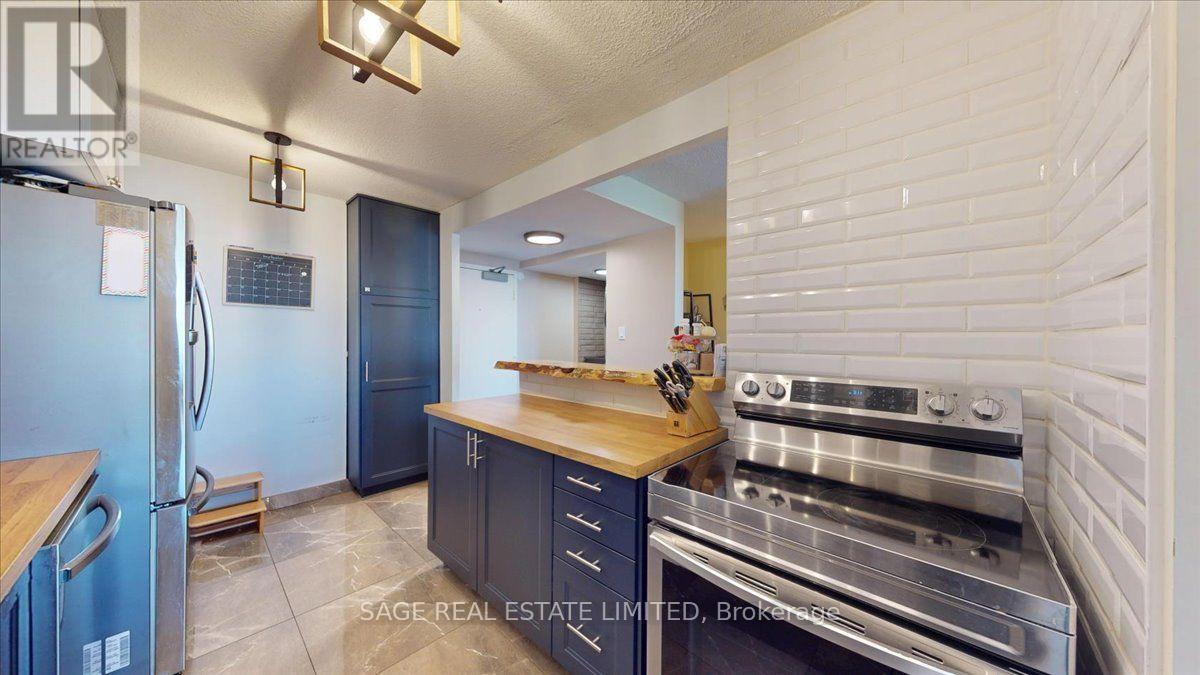 40 Panorama Court, Toronto, Ontario  M9V 4M1 - Photo 14 - W13873696
