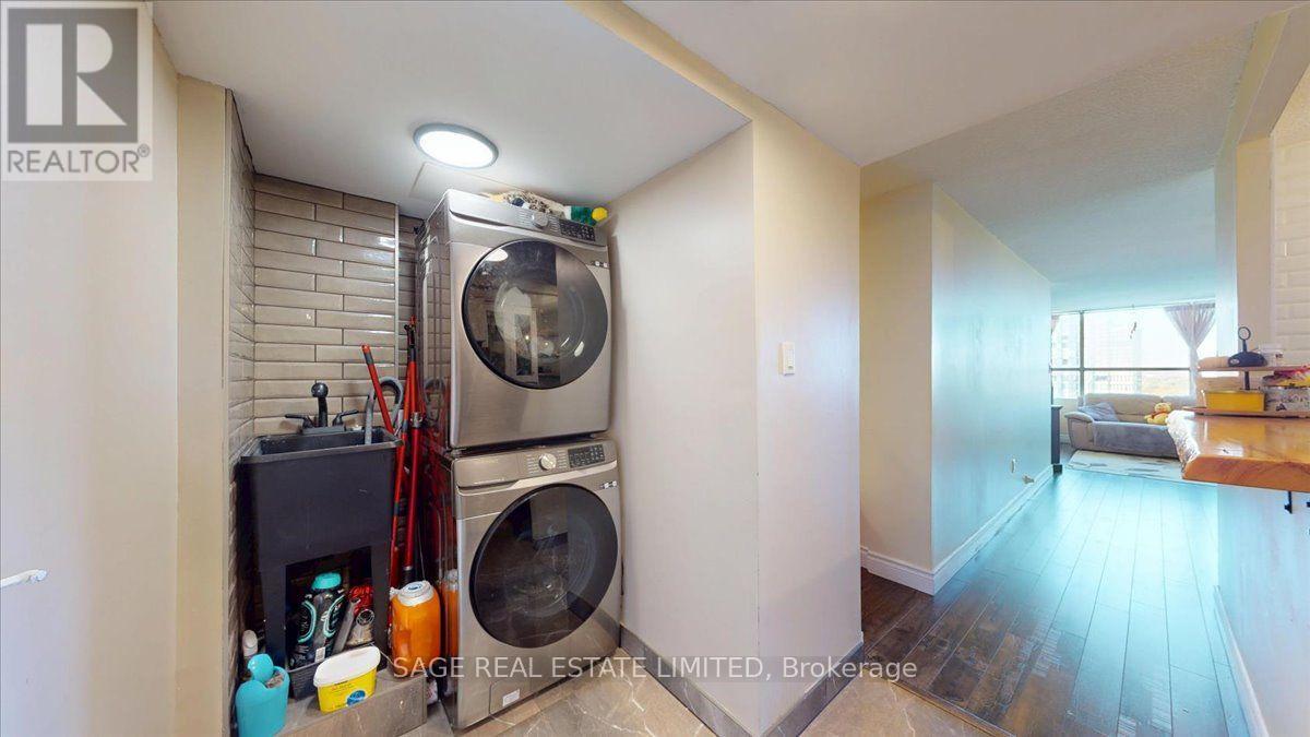 40 Panorama Court, Toronto, Ontario  M9V 4M1 - Photo 17 - W13873696
