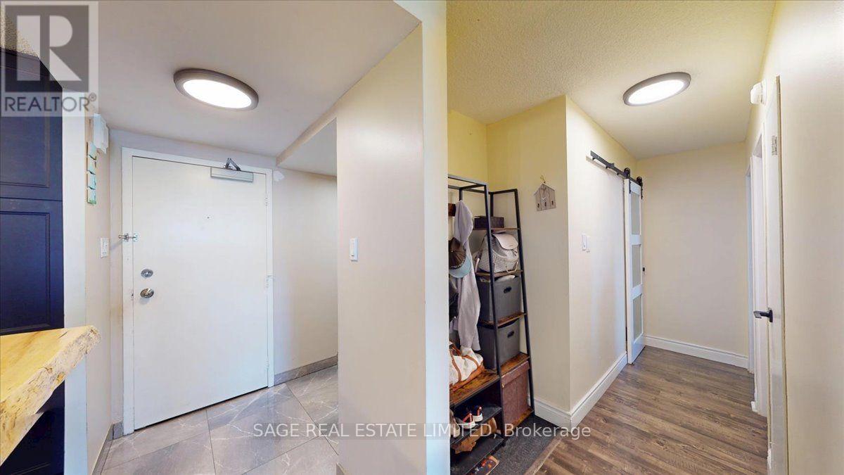 40 Panorama Court, Toronto, Ontario  M9V 4M1 - Photo 18 - W13873696