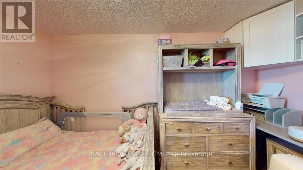 40 Panorama Court, Toronto, Ontario  M9V 4M1 - Photo 25 - W13873696