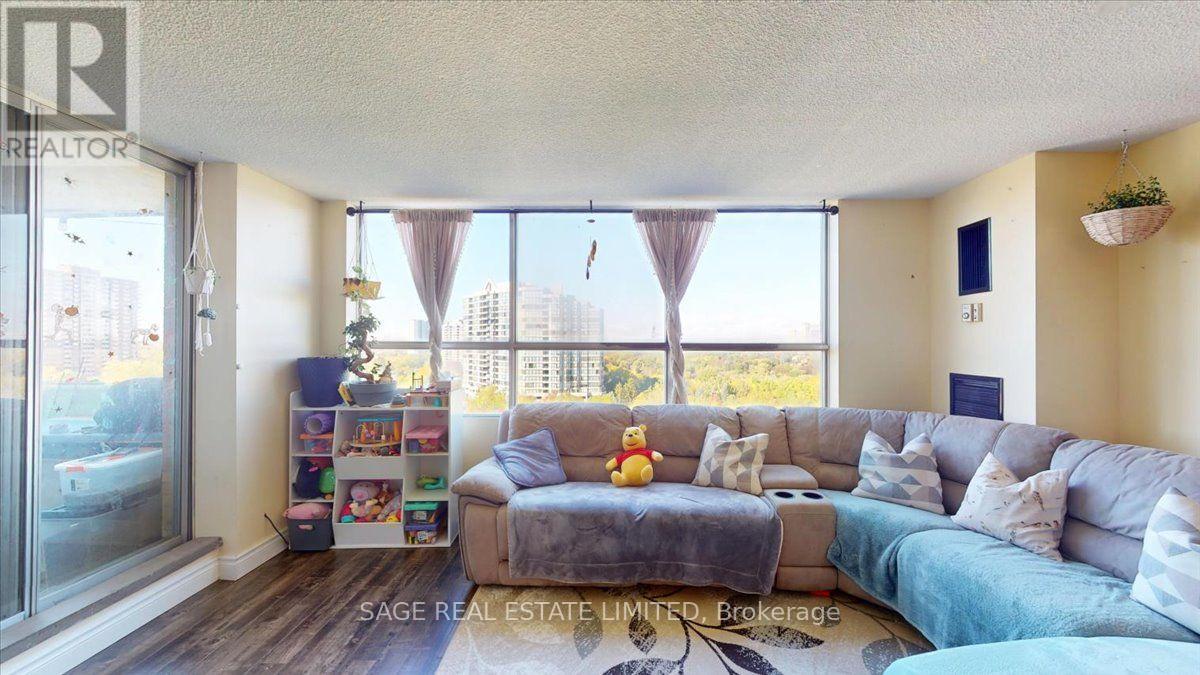 40 Panorama Court, Toronto, Ontario  M9V 4M1 - Photo 5 - W13873696