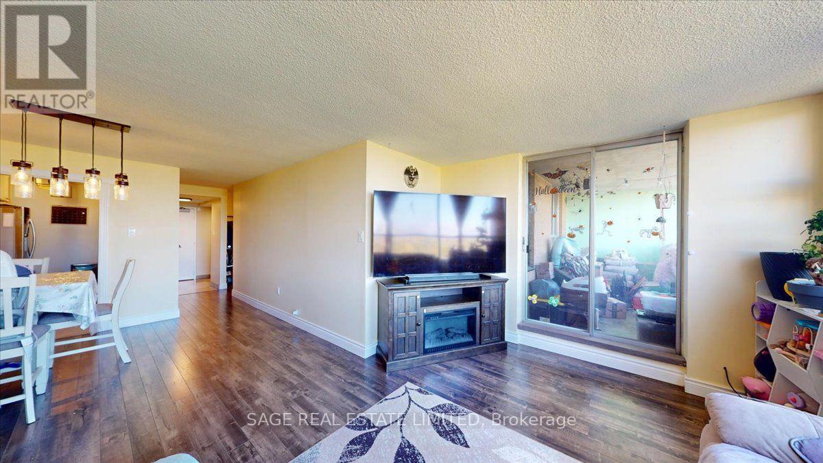 40 Panorama Court, Toronto, Ontario  M9V 4M1 - Photo 7 - W13873696