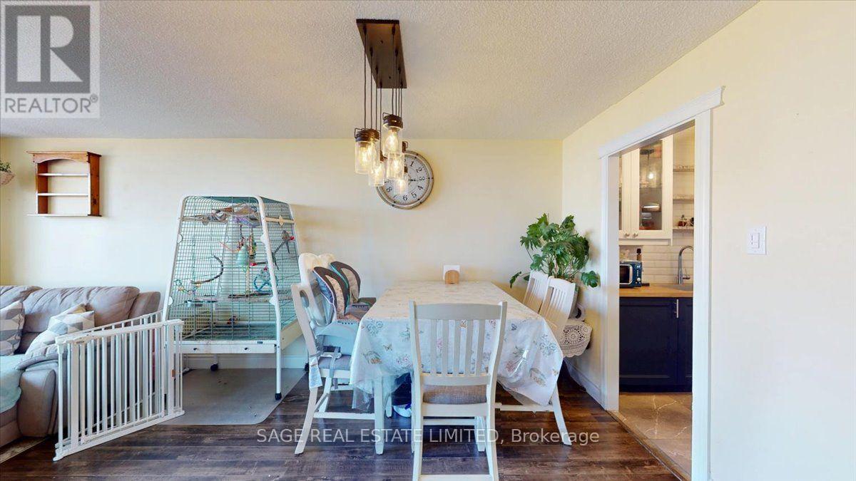40 Panorama Court, Toronto, Ontario  M9V 4M1 - Photo 9 - W13873696