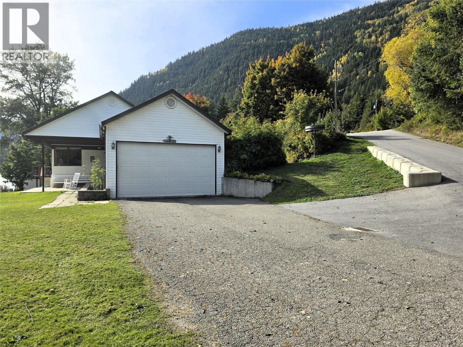 582 Valhalla Road
