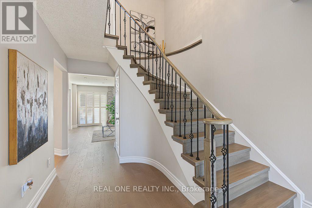 476 Bud Gregory Boulevard, Mississauga, Ontario  L4Z 2K4 - Photo 5 - W13861984